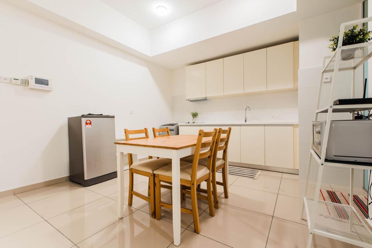 Cozy Homestay With Wifi @Encorp Strand Mall @Alpha Ivf Petaling Jaya Exterior photo